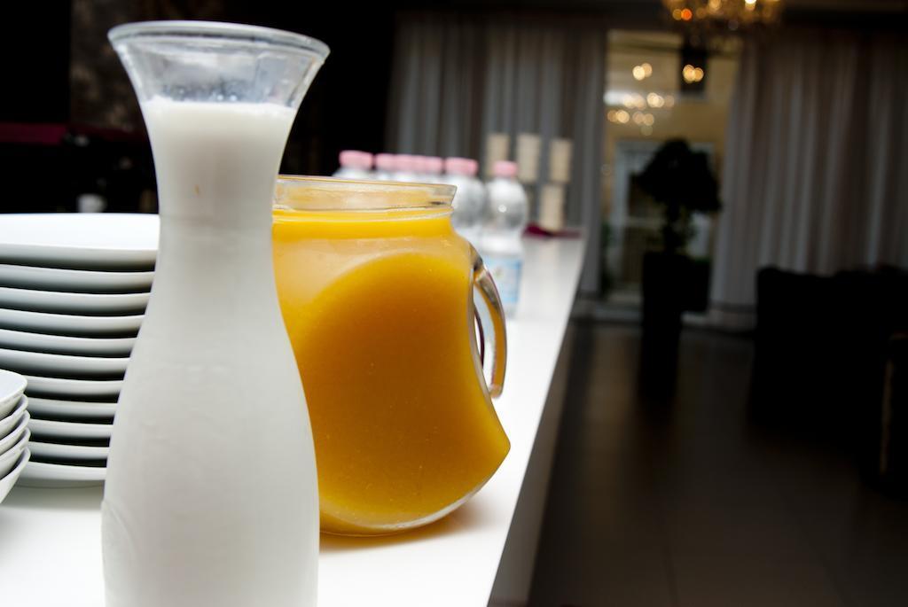 Hotel Golden ,