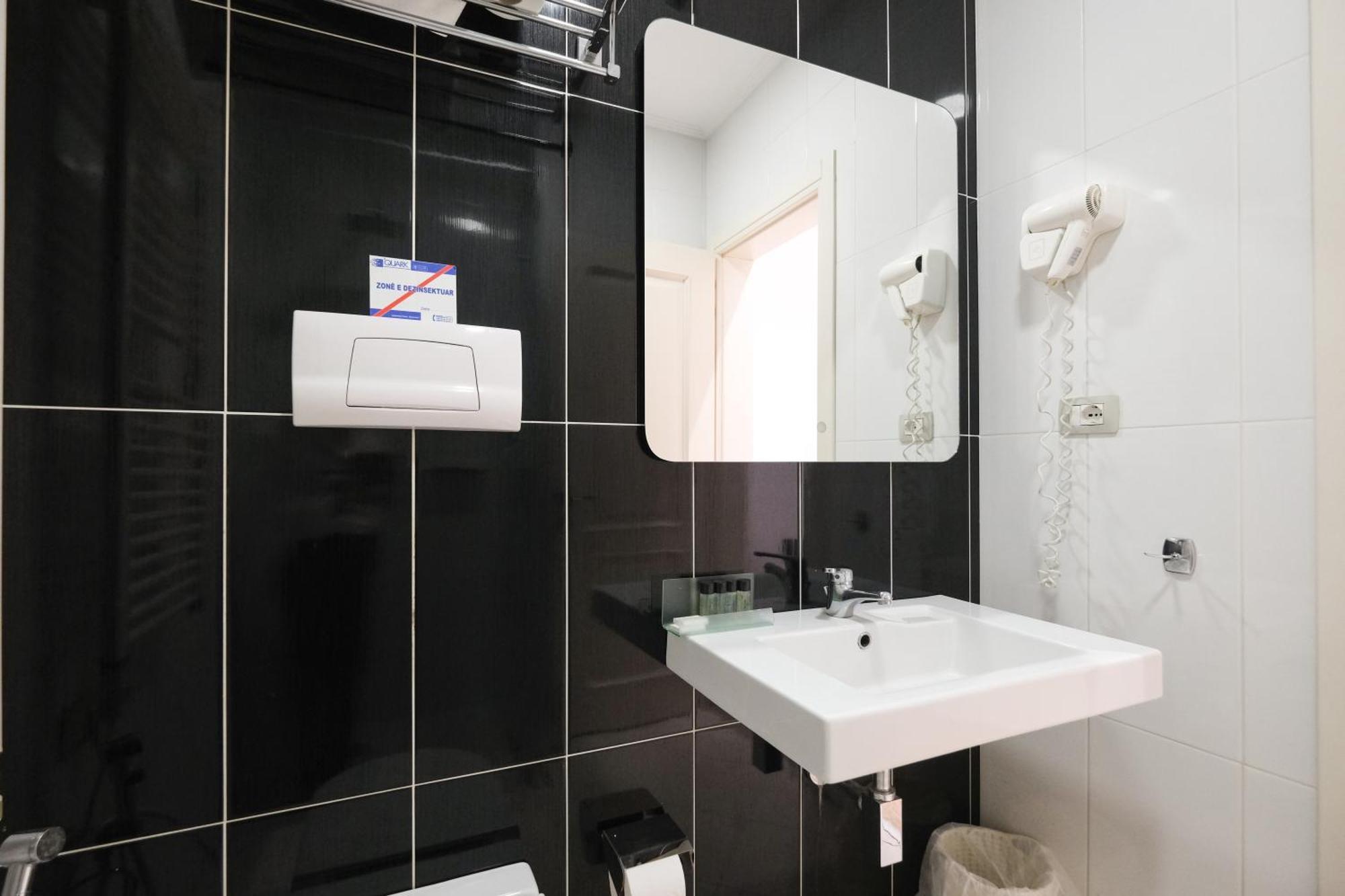 Hotel Golden , 3*