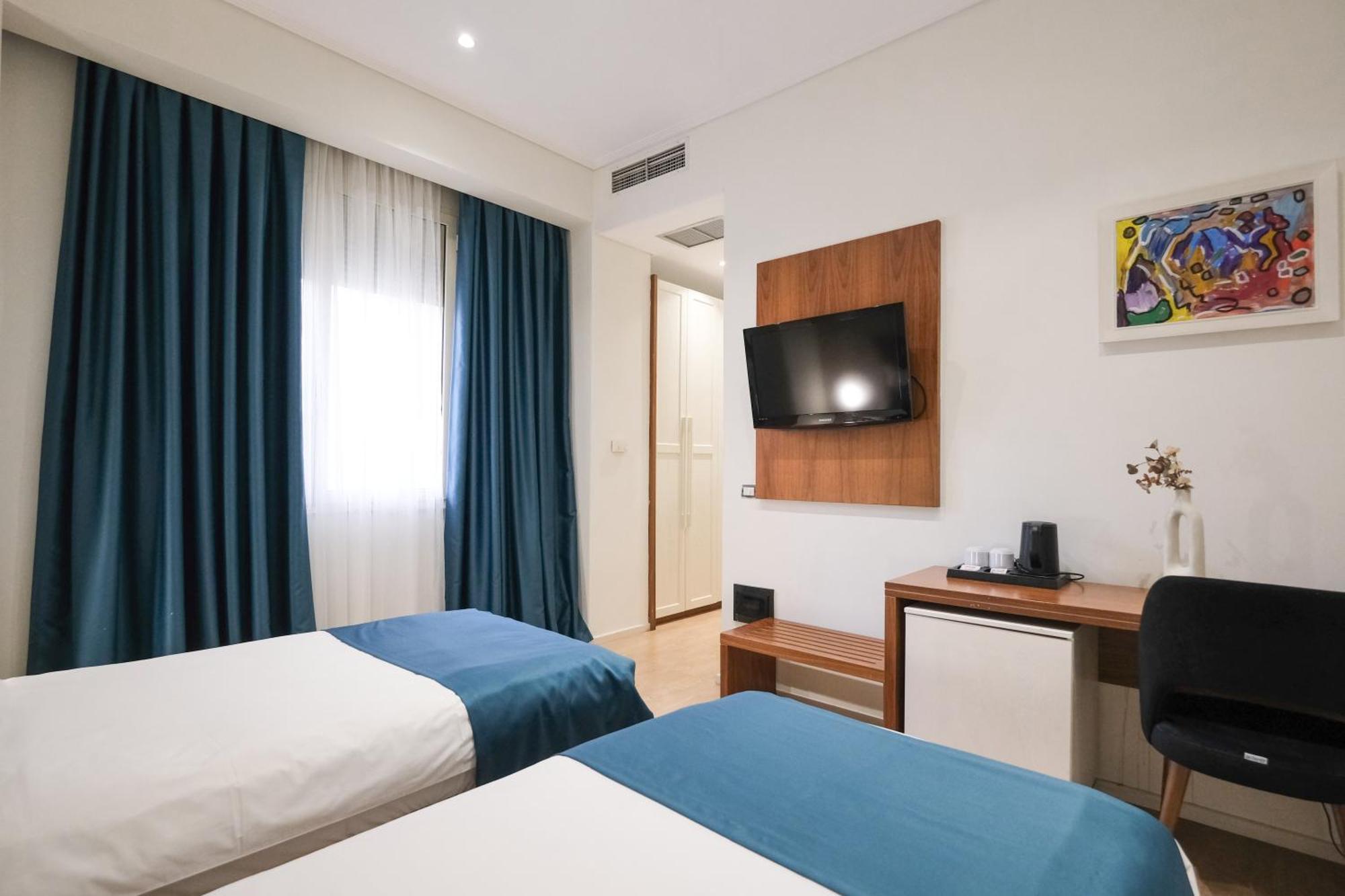 Hotel Golden , Tirana