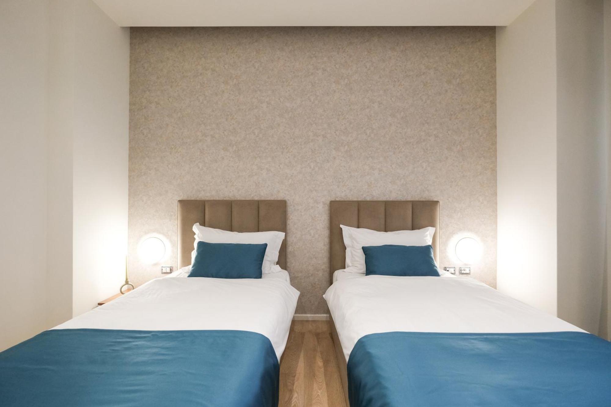 Golden , Hotel Tirana